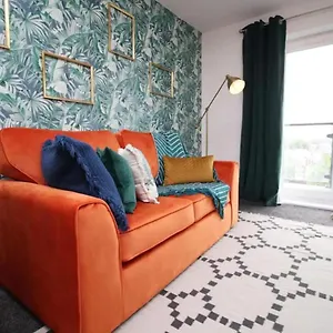 Cohost Partners | Free Parking | 2br | Smart Tv Apartment
