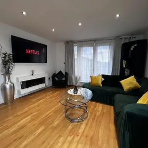 Emerald Apartment-2bed 2bath Bay,city Centre Apartment